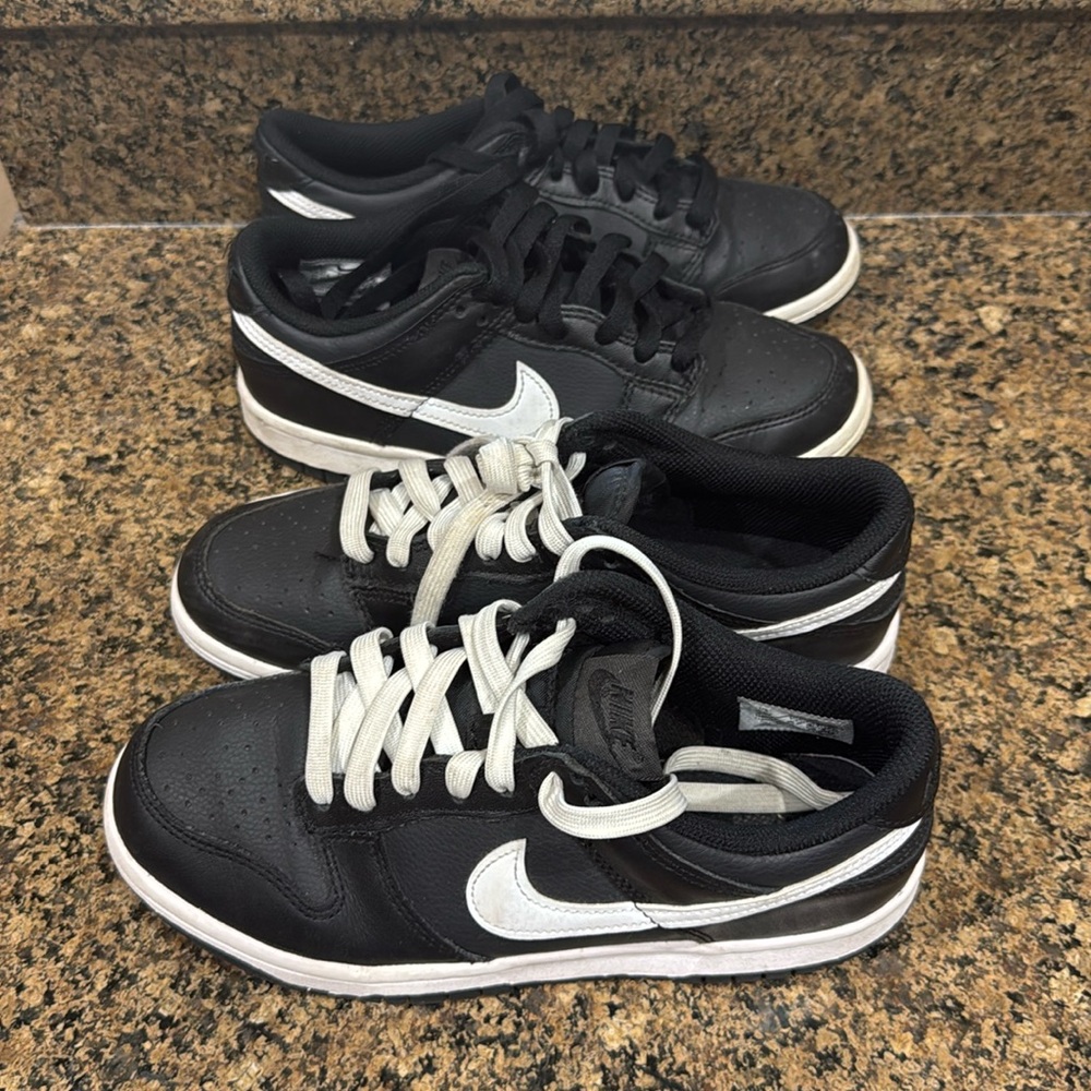 🎉🎉 New Year deal! 2 pair Authentic Nike Dunks size 5Y (black laces) & 5.5Y🎉🎉